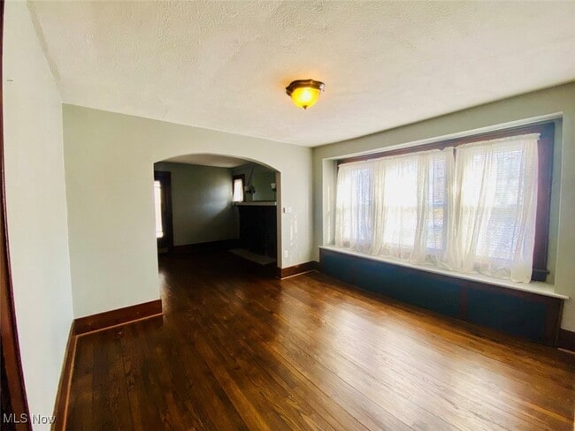 Building Photo - 2420 E Market St