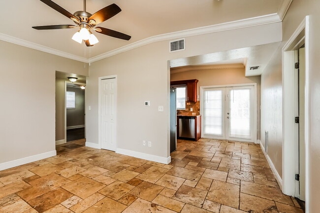 Building Photo - 1423 Brookhill Dr