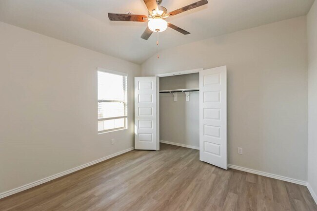 Building Photo - 24719 Linaria Dr