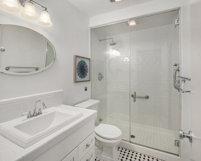 Building Photo - 1000 Union St