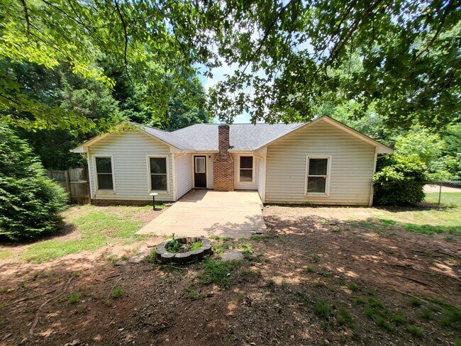 Building Photo - 3 bedroom home in Denver