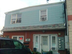 Building Photo - 516 Lincoln Hwy