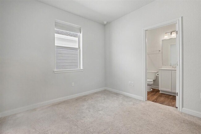 Building Photo - 8518 Leroi Dr