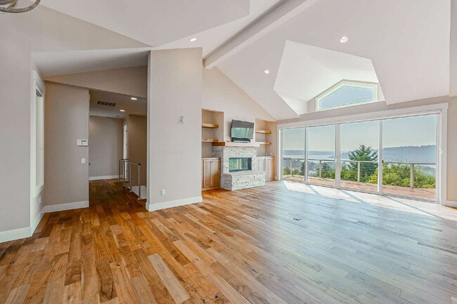 Building Photo - Captivating Rental Home perched above the ...
