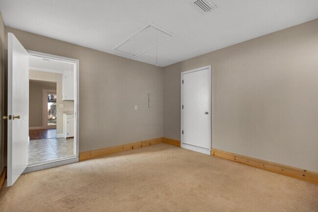 Building Photo - 266 Honeysuckle Way