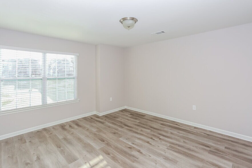 Building Photo - 1231 Farm Branch Dr SW