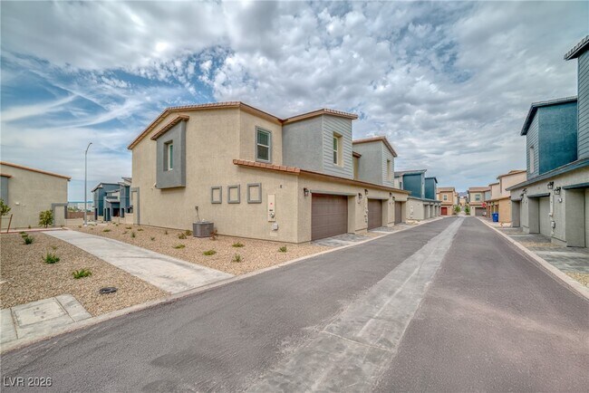 Building Photo - 3764 Sonrisa Vis Ave