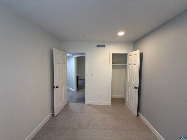 Building Photo - 2108 Jefferson Park Ave