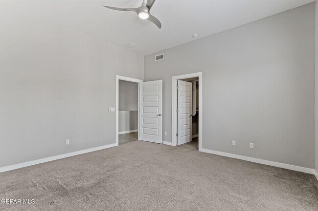 Building Photo - 6350 Escondido Dr