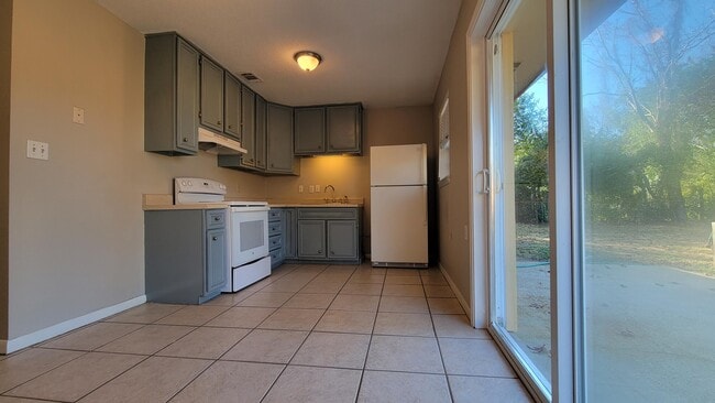 Building Photo - 709 Whippoorwill Ln