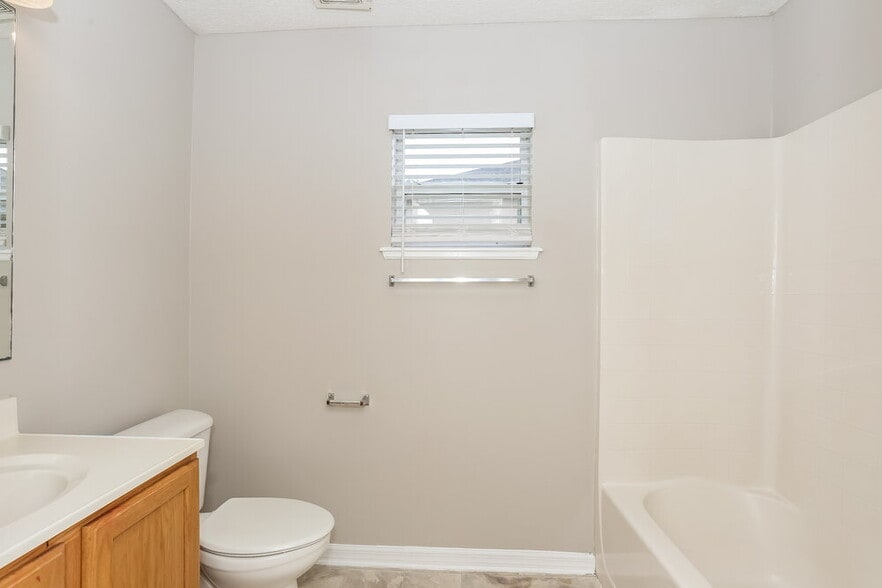 Building Photo - 2623 Bluewave Dr