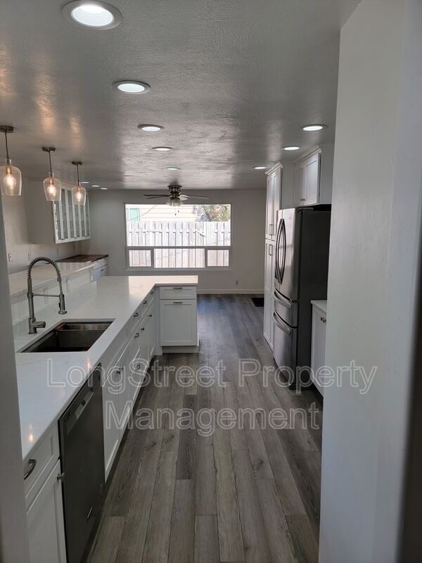 Building Photo - 1735 NW 29th St