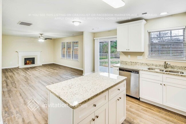 Building Photo - 7029 Honey Tree Ln