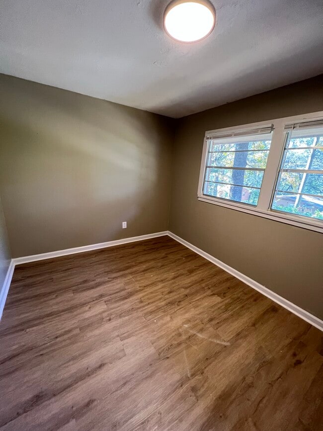 Building Photo - 3366 Willow Lane Dr