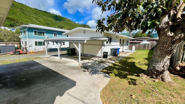 Building Photo - Charming Home in Manoa (3/1.5/2) Available...