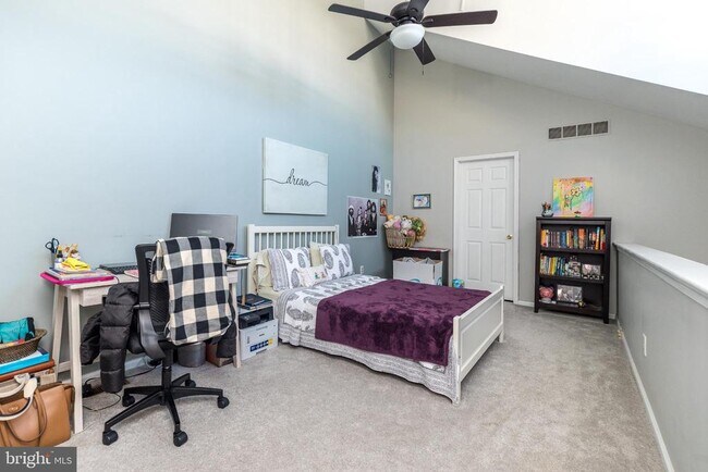 Building Photo - 42 Dogwood Ln