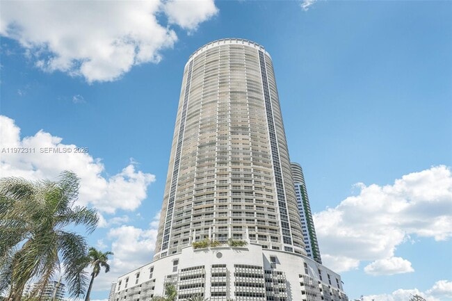 Building Photo - 1750 N Bayshore Dr