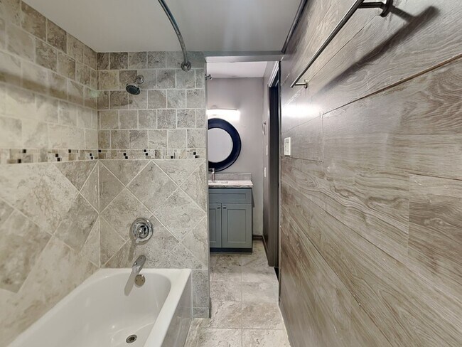 Building Photo - 2986 Buttonwood Dr