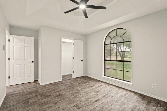 Building Photo - 413 S Los Cerritos Cir