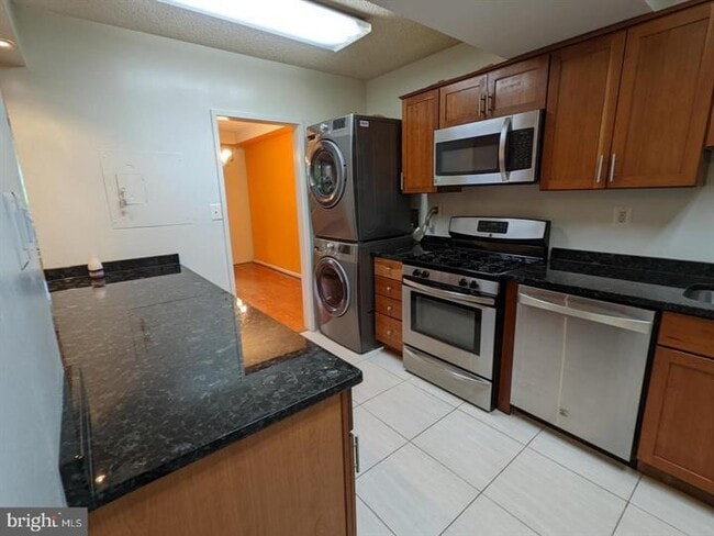 Building Photo - 3701 George Mason Dr