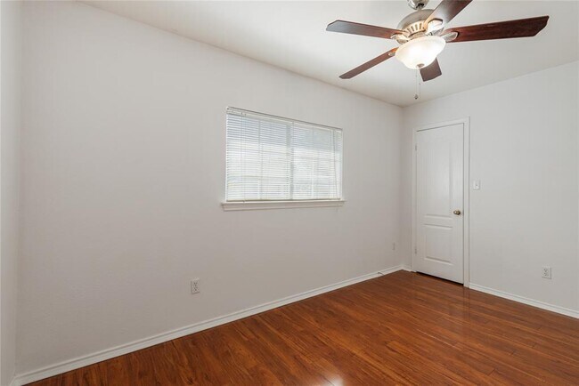 Building Photo - 11413 Kingsgate Dr