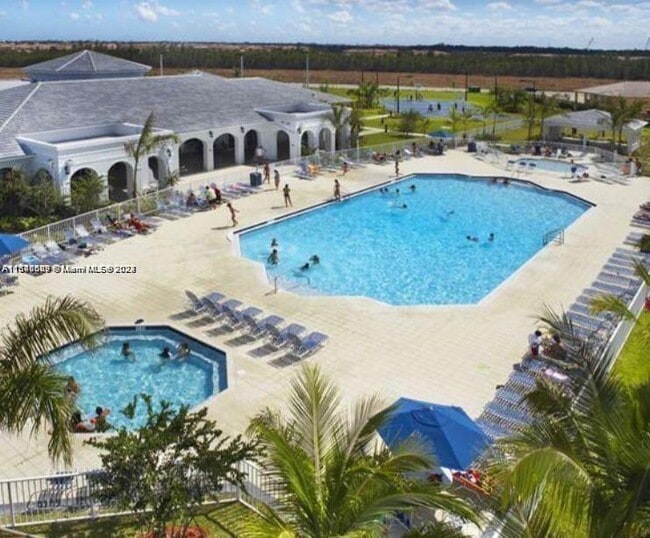 Building Photo - 11300 NW 74th Terrace