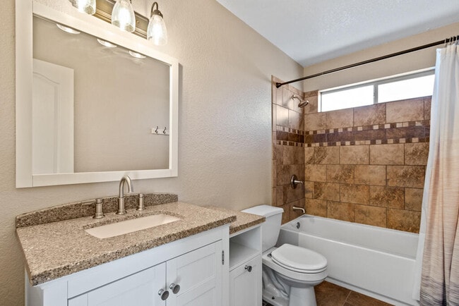 Building Photo - 1420 Desierto Rico Ave