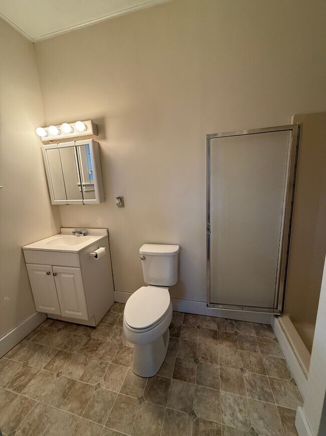 Building Photo - 1612 Quarrier St