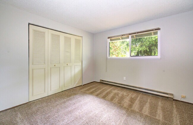 Building Photo - Elias / Boyd 701-03