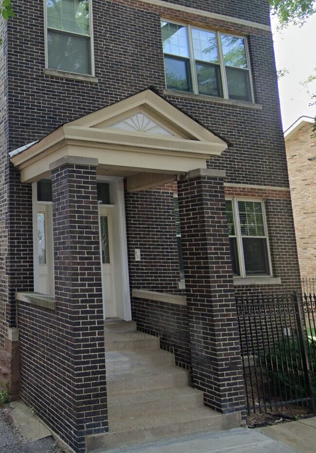 Building Photo - 1845 N Honore St