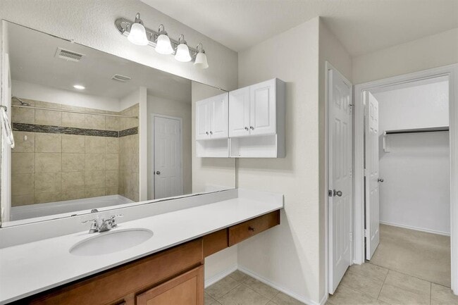 Building Photo - 16324 Copper Ellis Trace