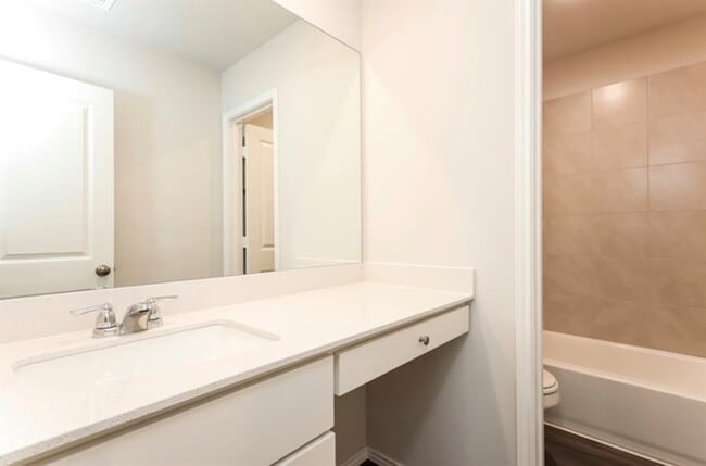 Building Photo - 2103 Crimson Lake Blvd