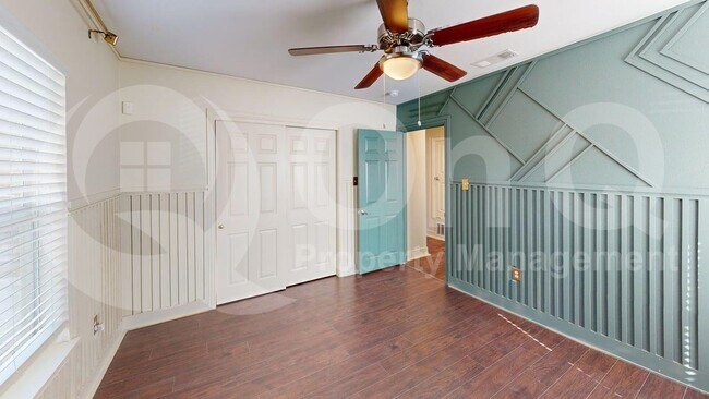 Building Photo - 1524 Hilltop Dr