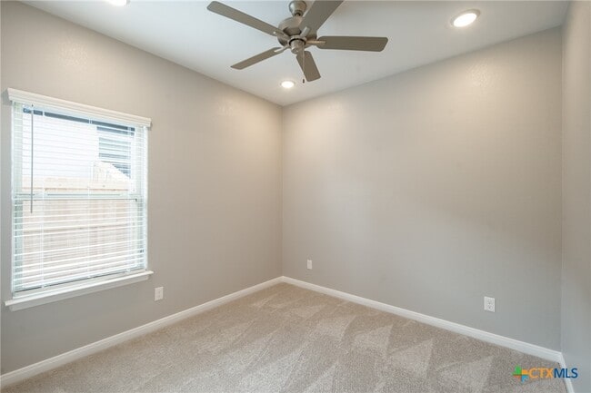 Building Photo - 8402 Platinum Dr