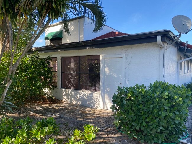 Building Photo - 267 NW 36th Ave