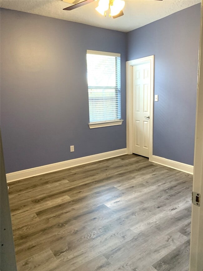 Building Photo - 2611 Summer Rain Dr