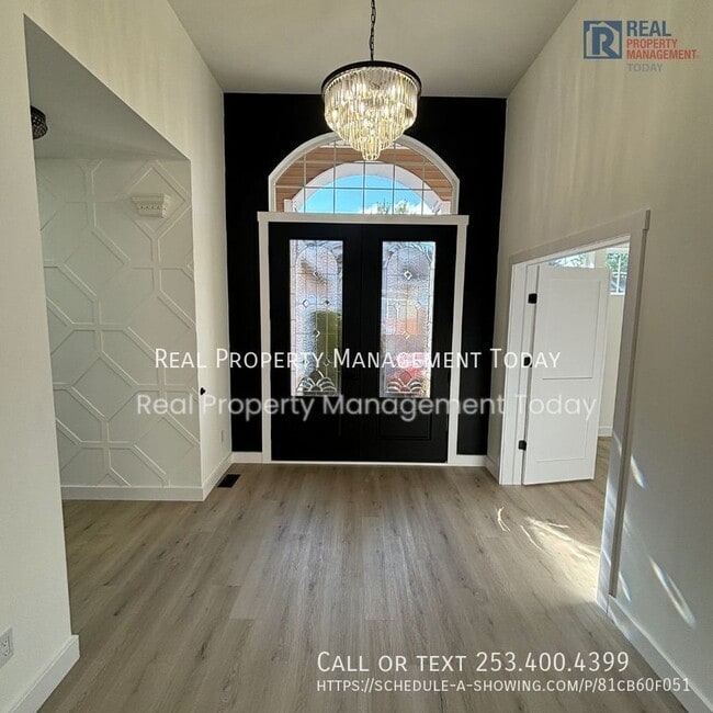 Building Photo - 105 Lane Blvd NW