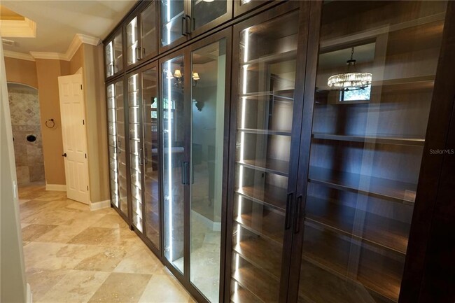 Building Photo - 1720 Brackenhurst Pl