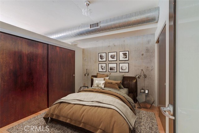 Building Photo - 1100 S Hope St