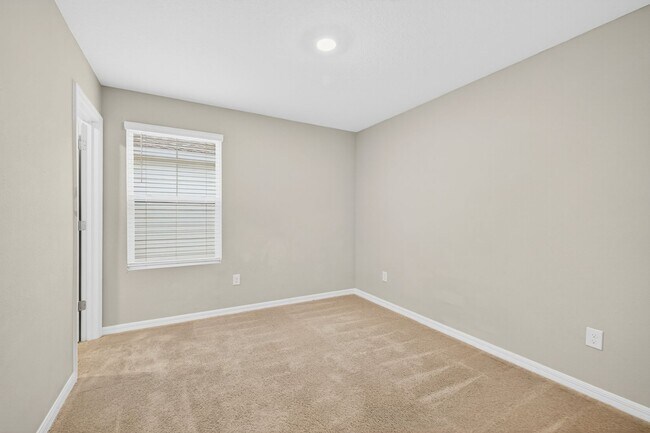 Building Photo - Brand New 4 Bed Now Available!