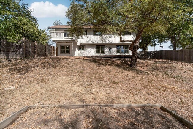 Building Photo - 2401 Lehigh Dr