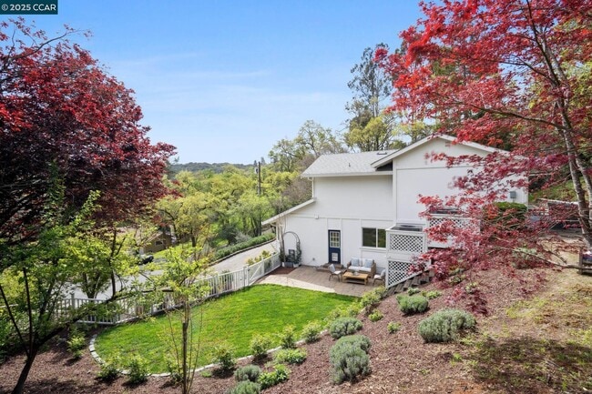 Building Photo - 3555 Old Mountain View Dr