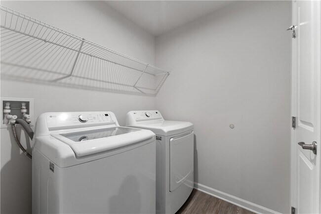 Building Photo - 5103 Spruce Rd