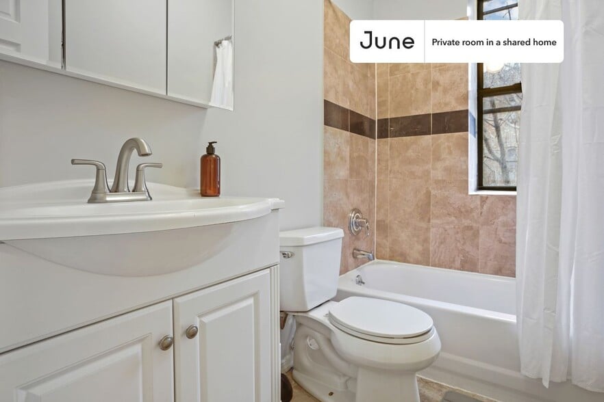 Building Photo - Room in Shared 4 bed/1 bath home in Hamilton Heights