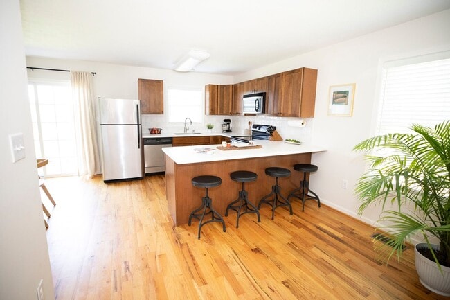 Building Photo - Townhouse at The Pinnacle