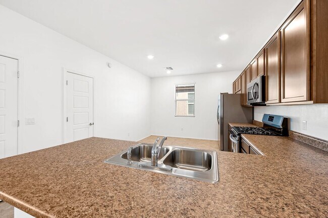 Building Photo - 6330 S Crescent Peak Dr
