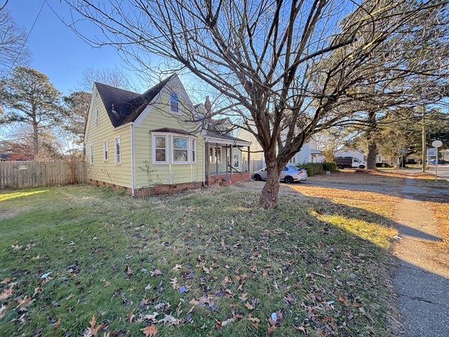 Building Photo - CUTE AND COZY 3 BEDROOM HOME FOR RENT IN N...