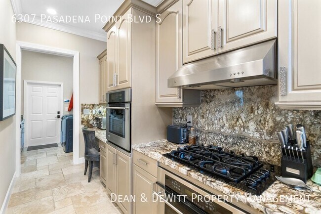 Building Photo - Fully Furnished LUXURY Home in Exclusive PYCC