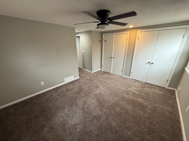 Building Photo - 3BR/2.5BA Duplex w/ 1-Car Garage + Fenced Yard