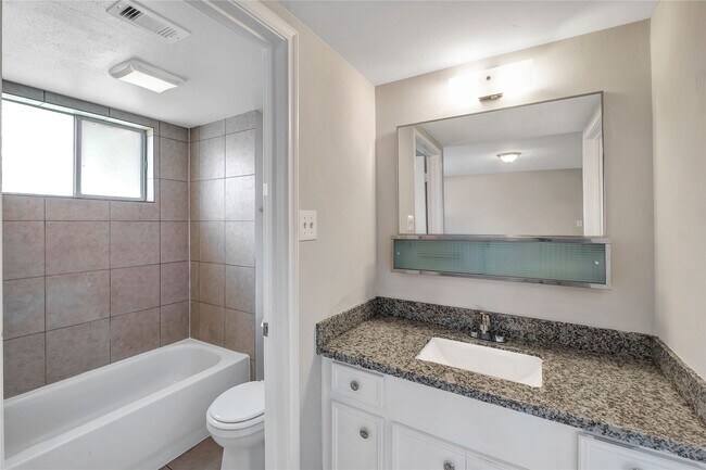 Building Photo - 11862 S Evelyn Cir